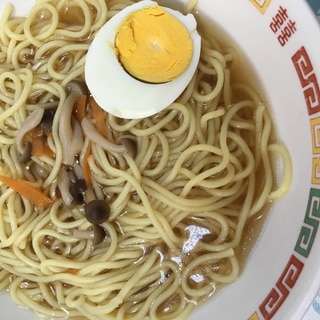 中華そばで☆しめじとゆで卵の和風ラーメン☆